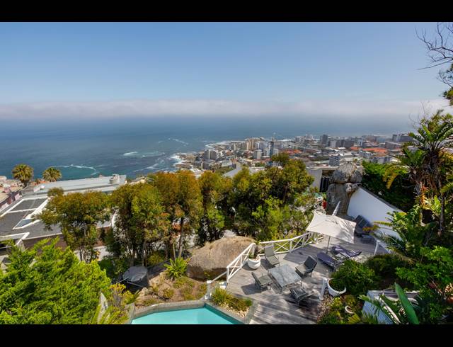 3 BEDROOM HOUSE FOR SALE IN BANTRY BAY